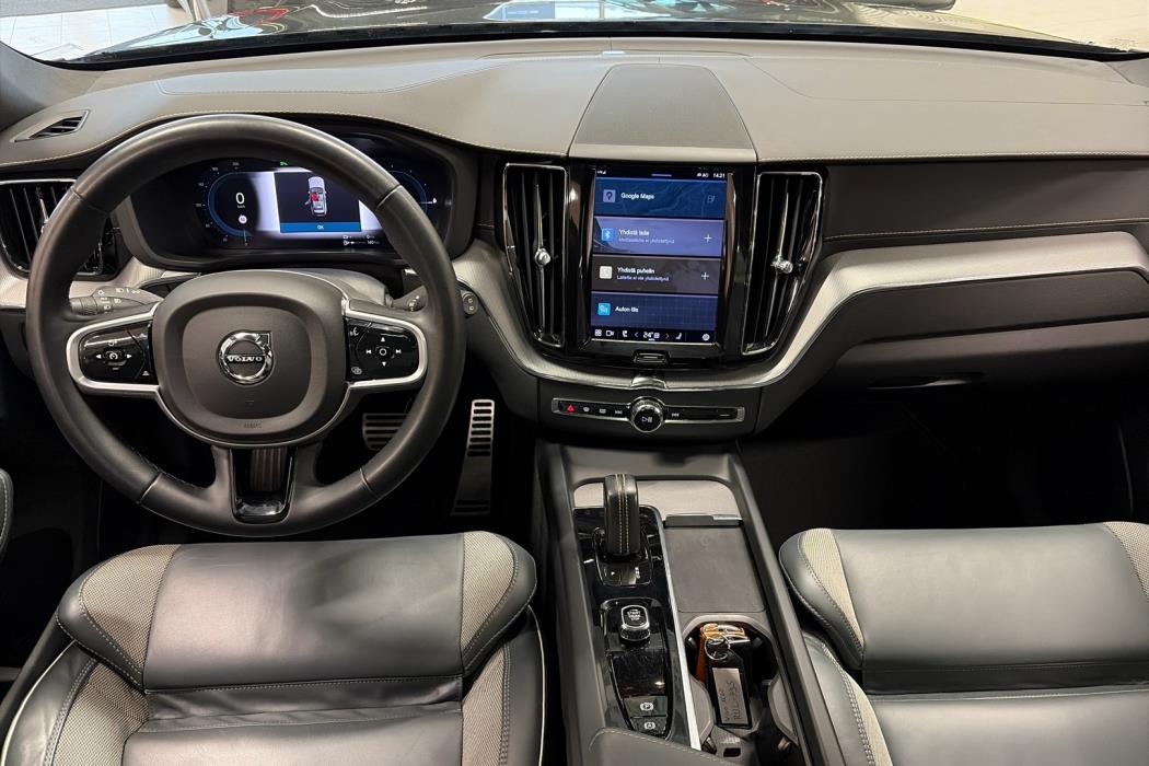 VOLVO XC60 2022