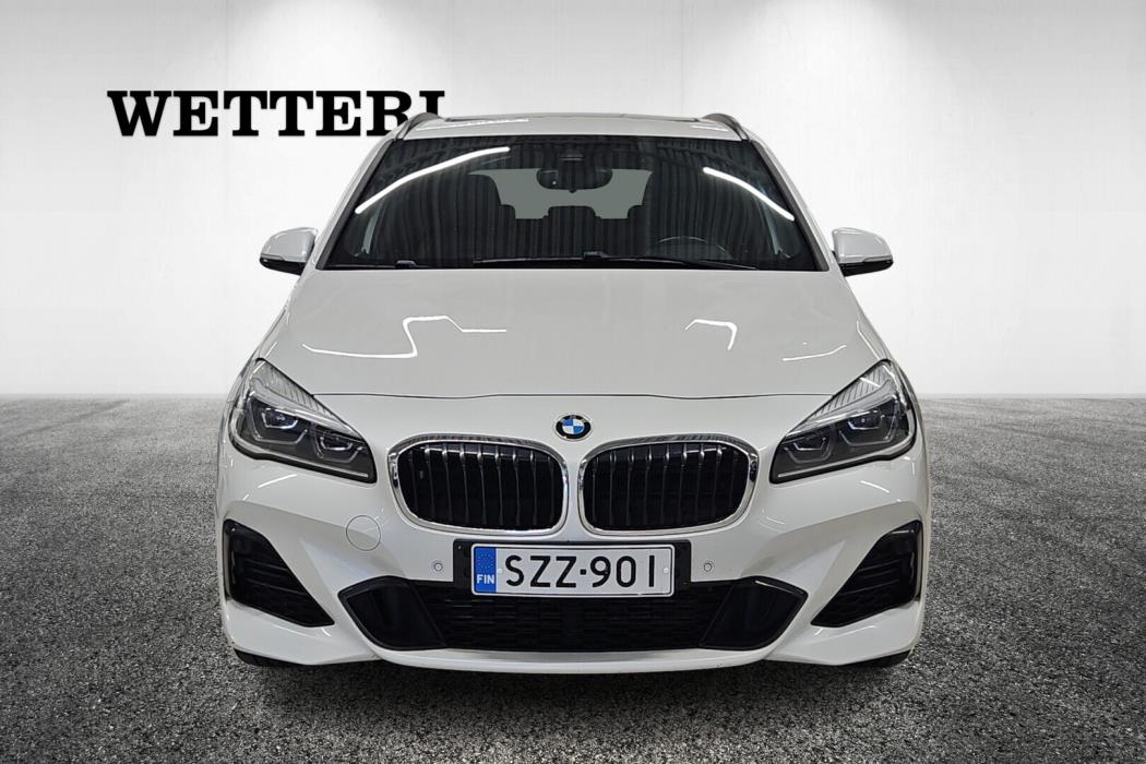 BMW 225 2018
