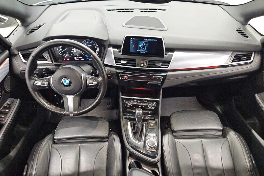 BMW 225 2018