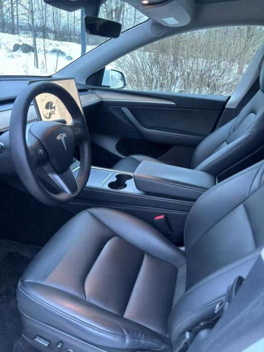 TESLA Model Y 2021