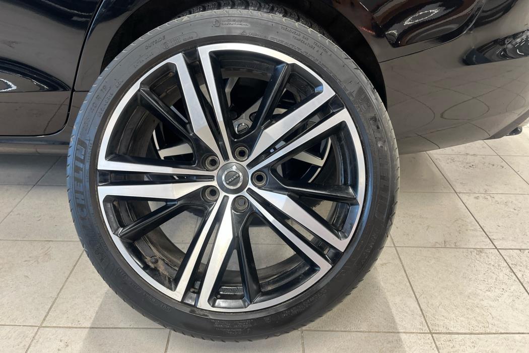 VOLVO V60 2022