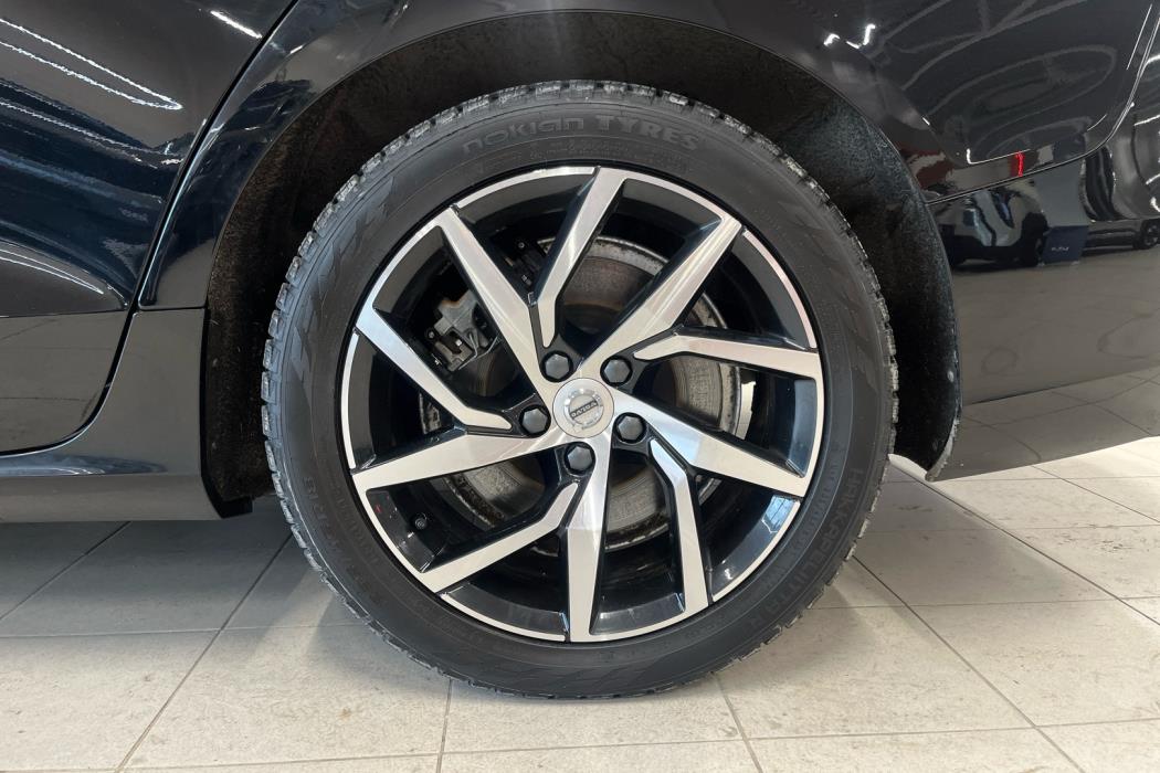 VOLVO V60 2022