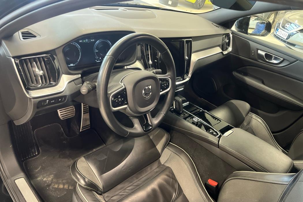 VOLVO V60 2022