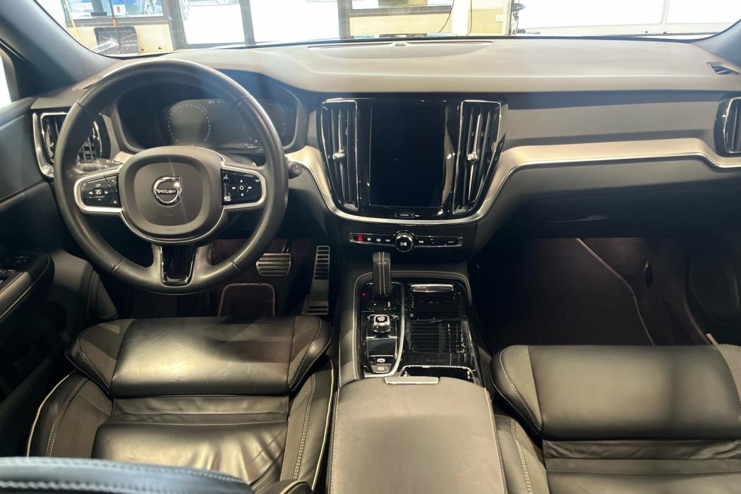 VOLVO V60 2022