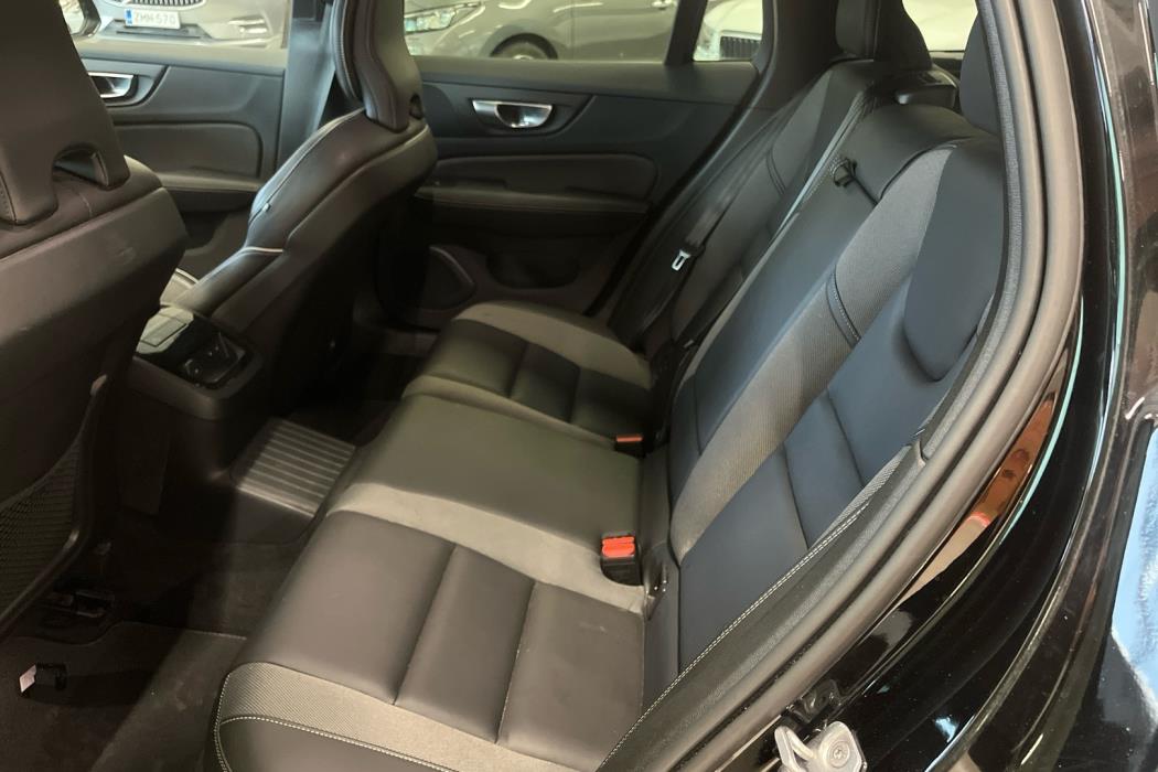 VOLVO V60 2022