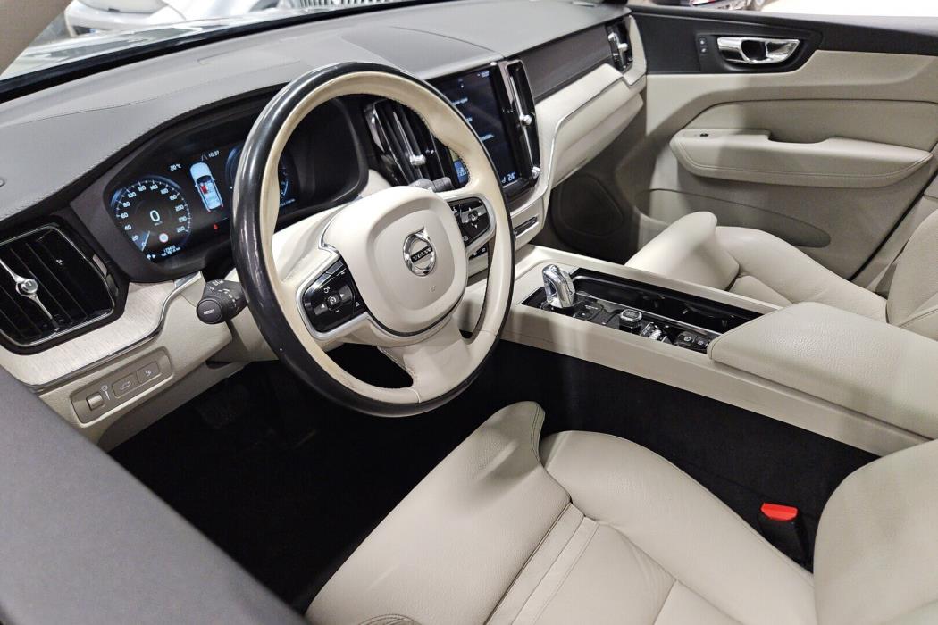VOLVO XC60 2019