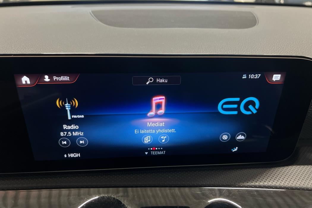 MERCEDES-BENZ A 2022