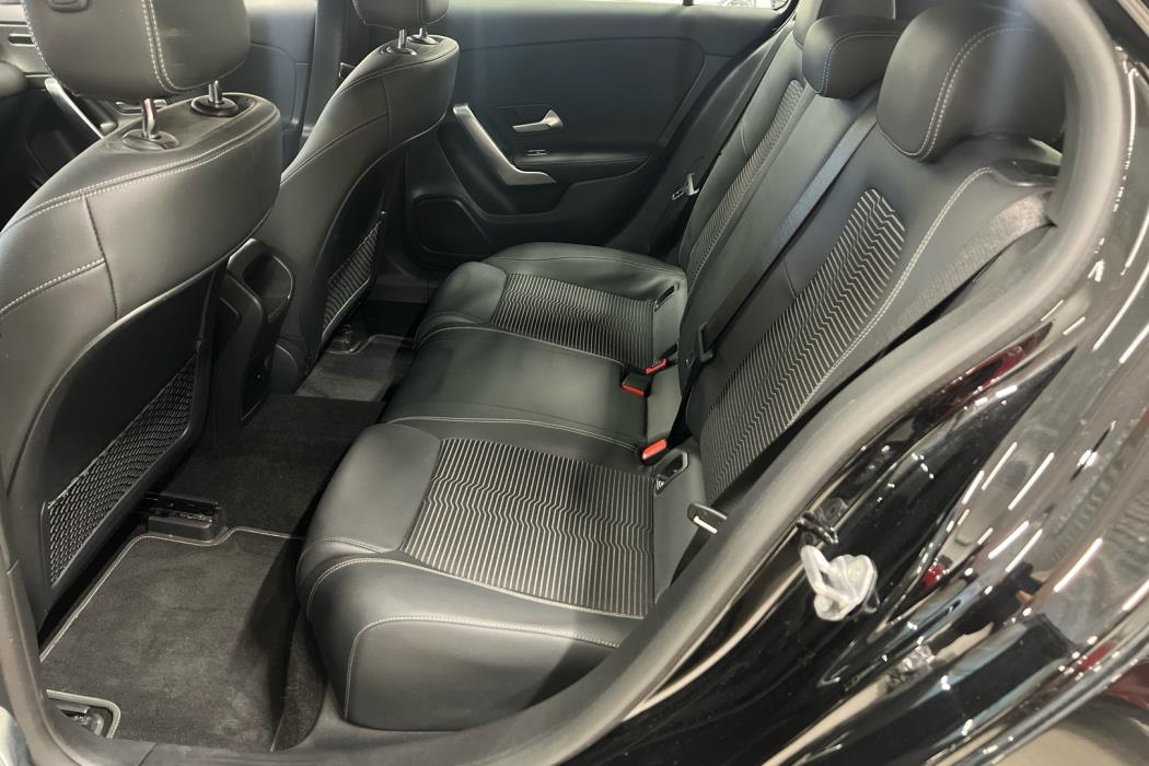 MERCEDES-BENZ A 2022