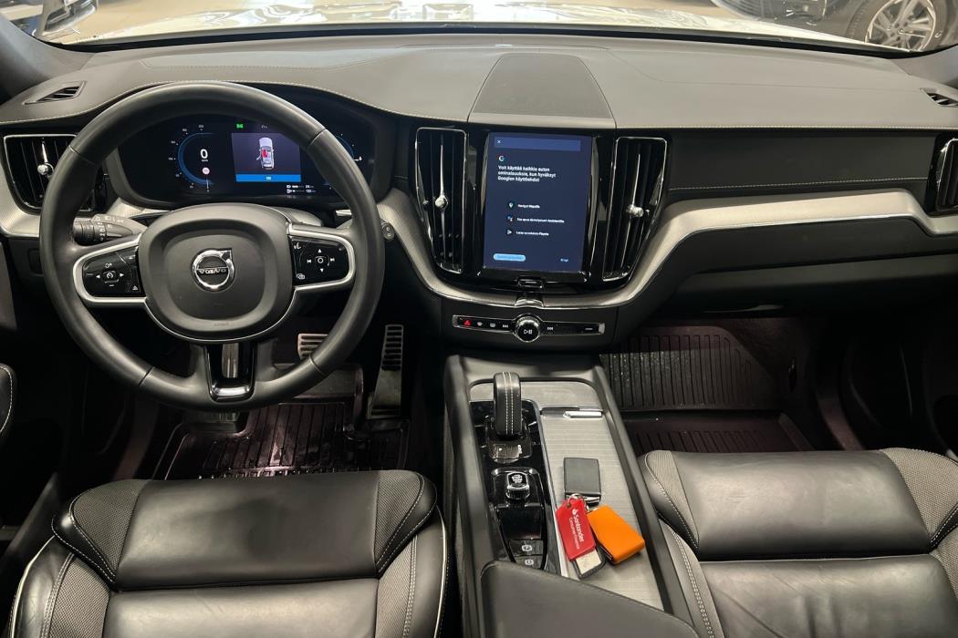 VOLVO XC60 2022