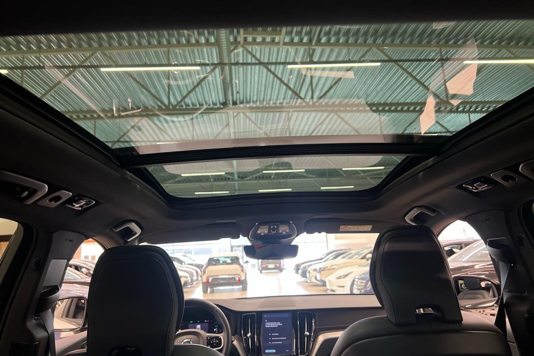 VOLVO XC60 2022