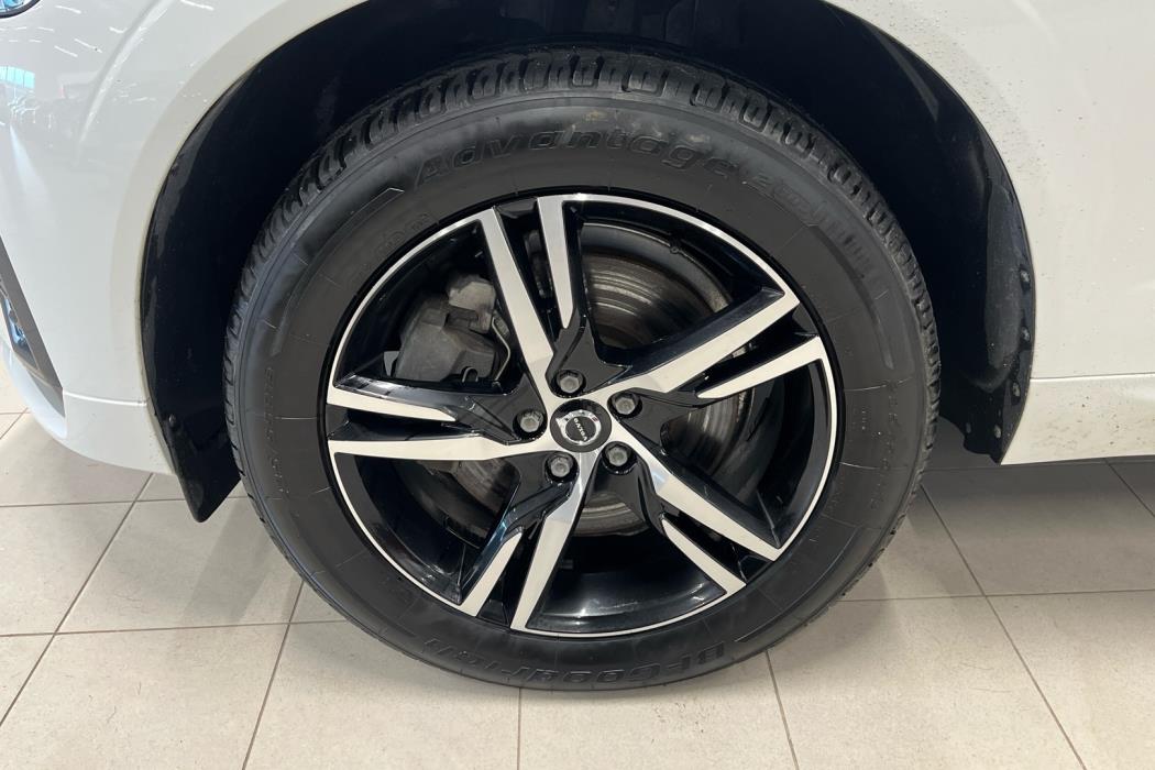 VOLVO XC60 2022