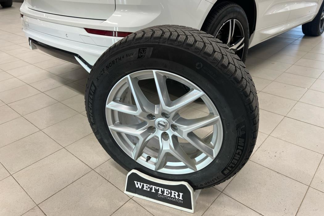 VOLVO XC60 2022