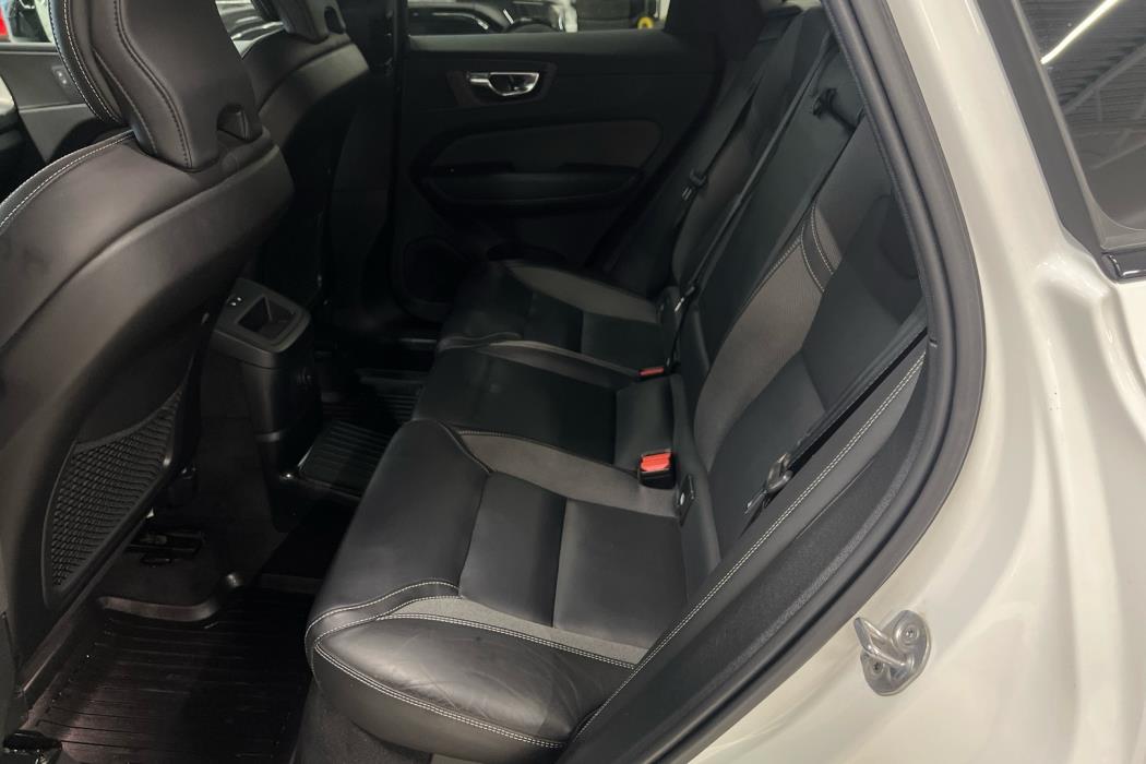 VOLVO XC60 2022