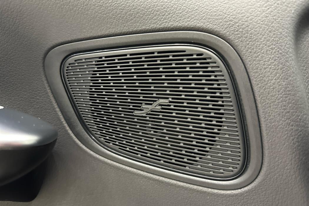 MERCEDES-BENZ GLC 2023