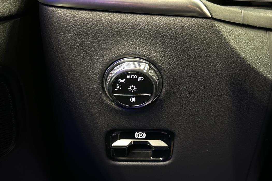 MERCEDES-BENZ GLC 2023