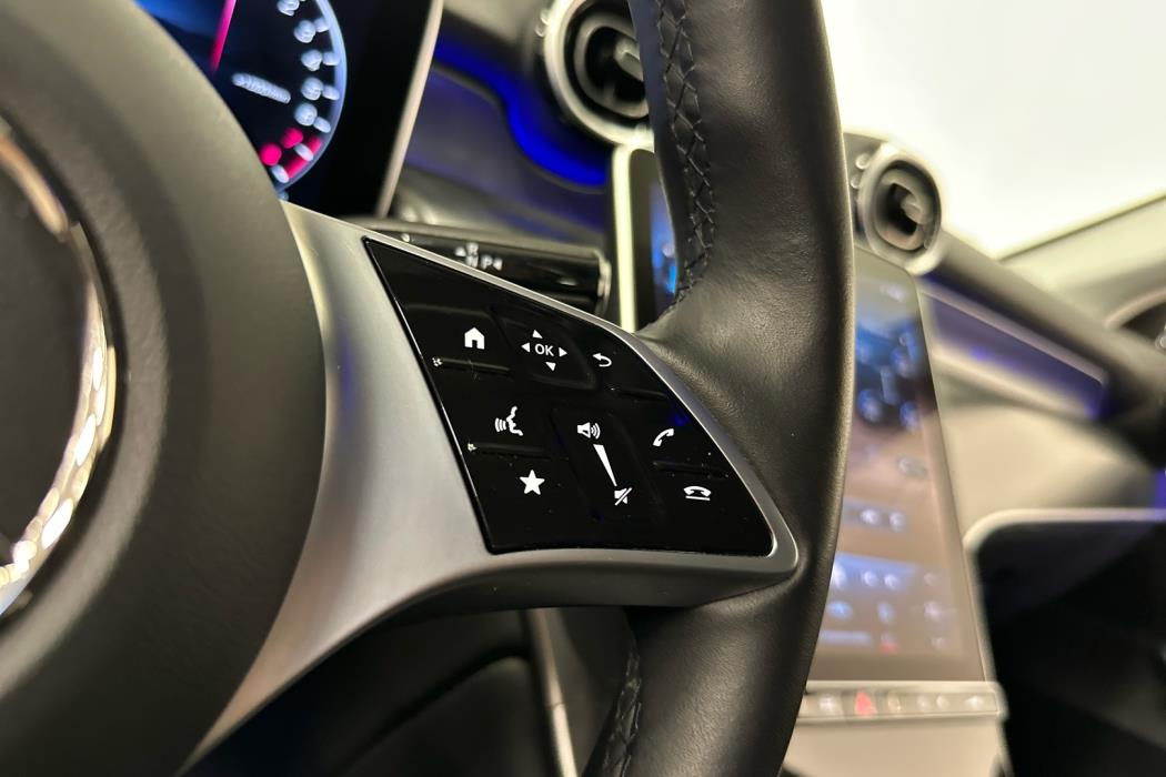 MERCEDES-BENZ GLC 2023