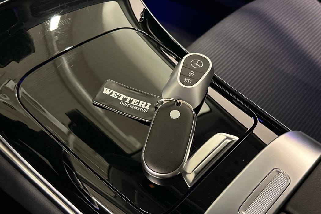 MERCEDES-BENZ GLC 2023