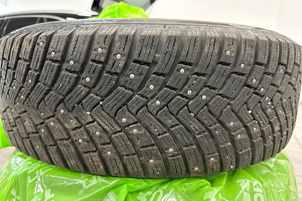 MERCEDES-BENZ GLC 2023