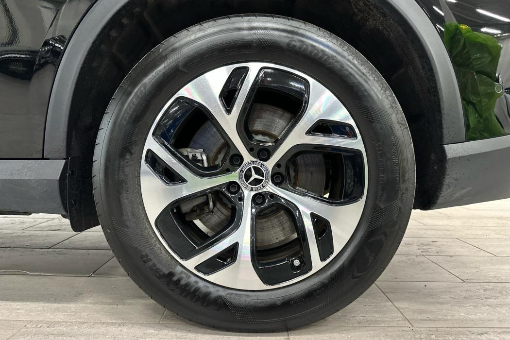 MERCEDES-BENZ GLC 2023