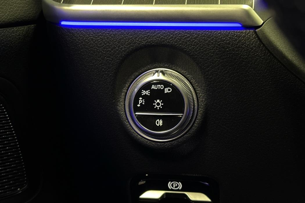 MERCEDES-BENZ C 2022