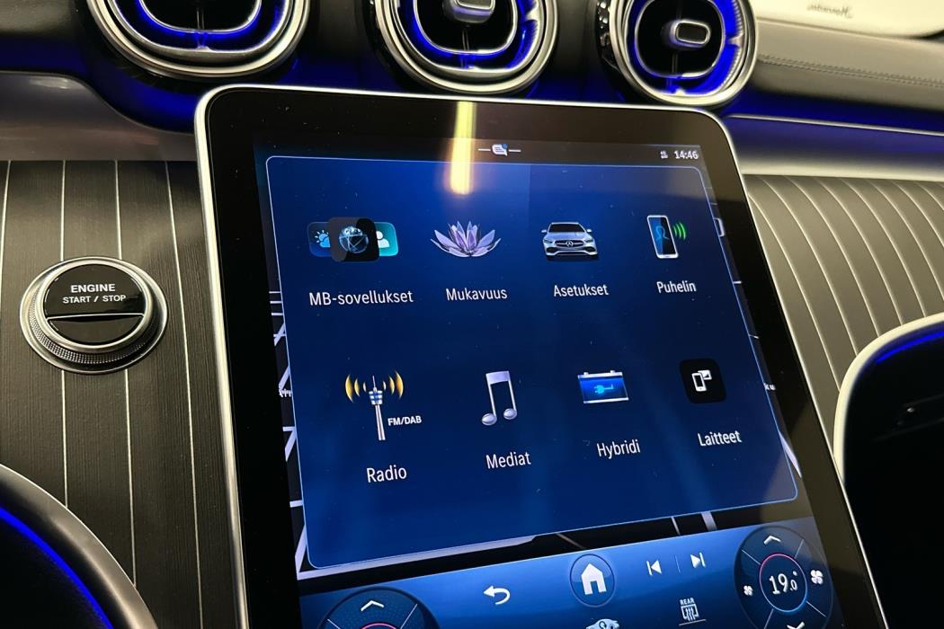 MERCEDES-BENZ C 2022