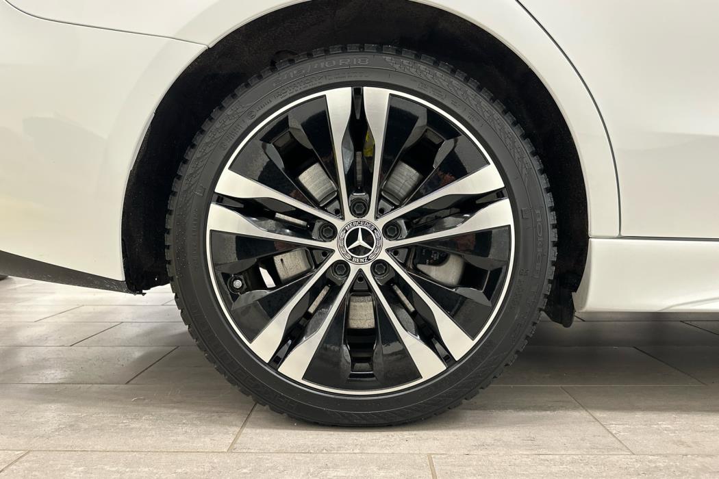 MERCEDES-BENZ C 2022