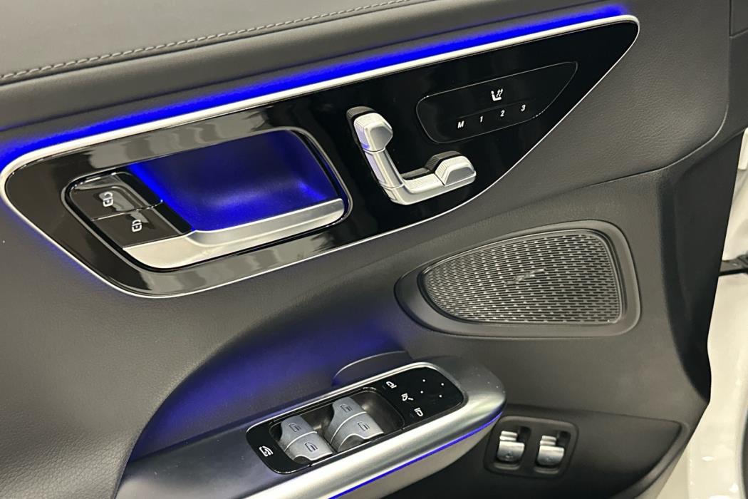 MERCEDES-BENZ C 2022