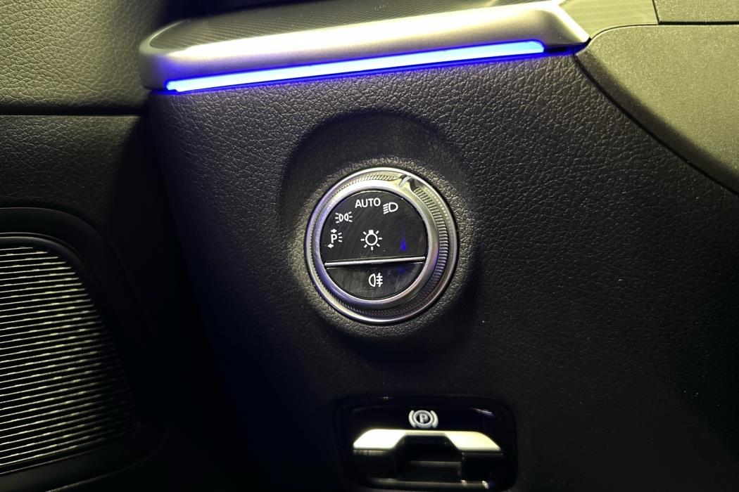 MERCEDES-BENZ C 2023