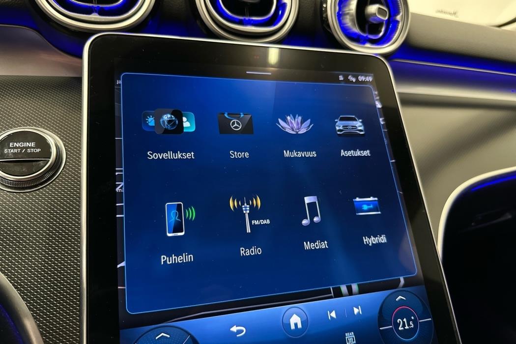 MERCEDES-BENZ C 2023