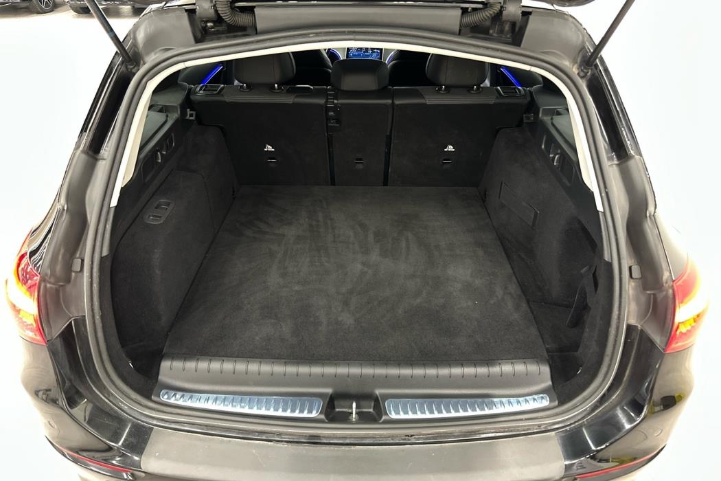 MERCEDES-BENZ C 2023