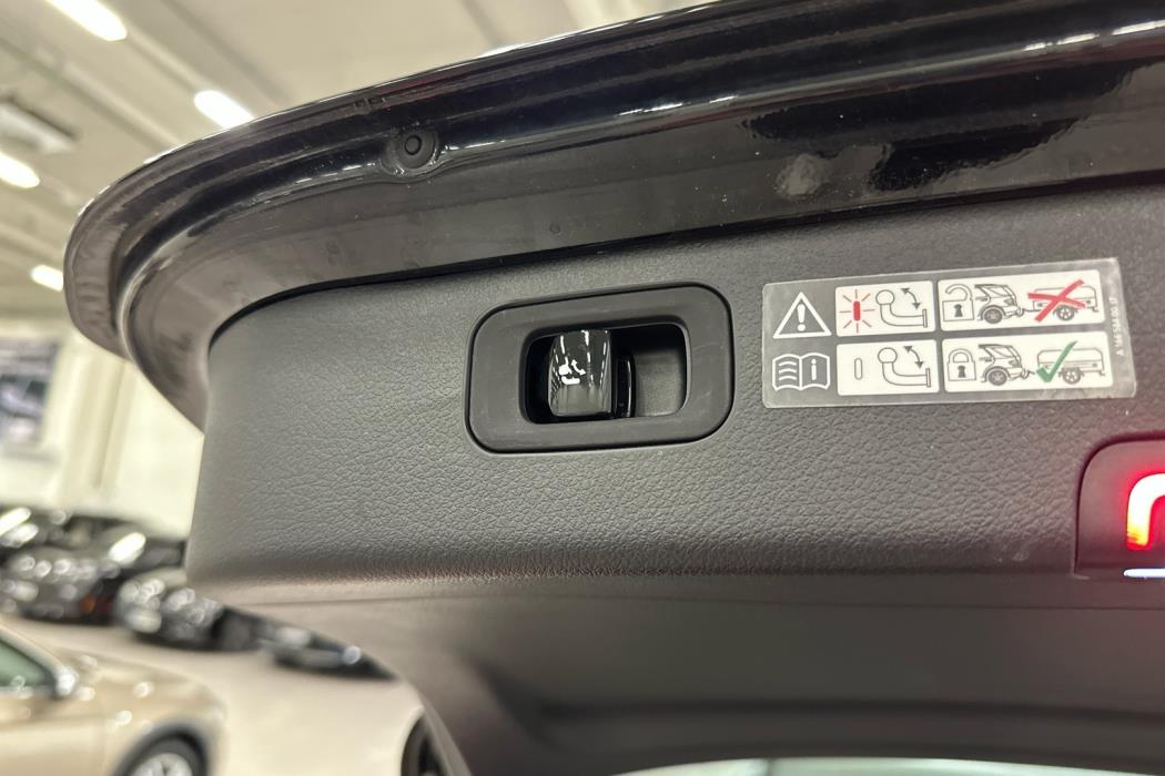 MERCEDES-BENZ C 2023