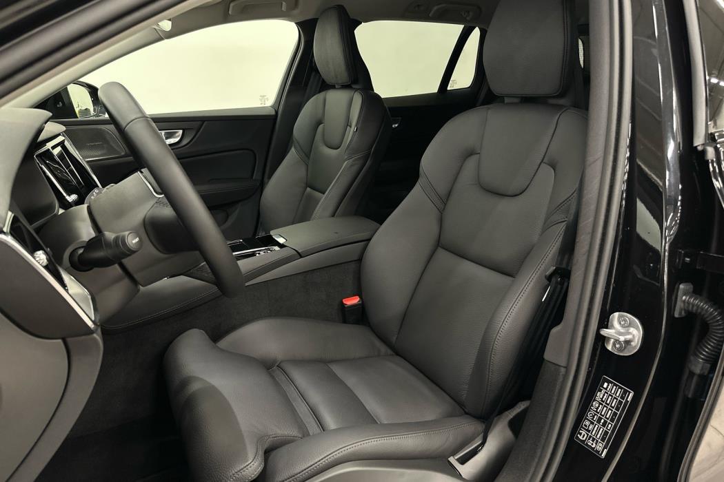 VOLVO V60 2025