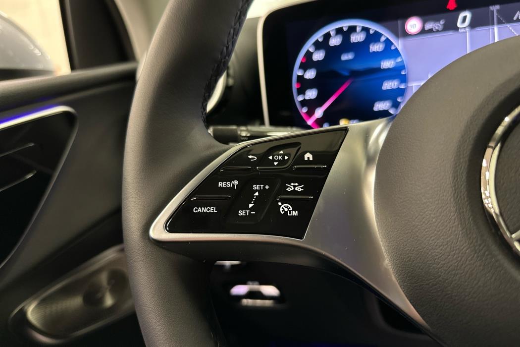 MERCEDES-BENZ GLC 2025