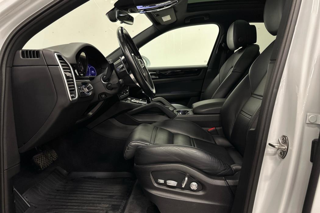 PORSCHE Cayenne 2021