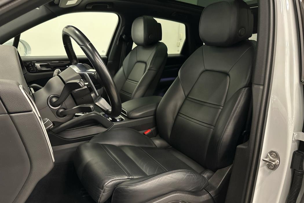 PORSCHE Cayenne 2021