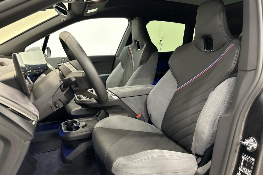 BMW IX 2025