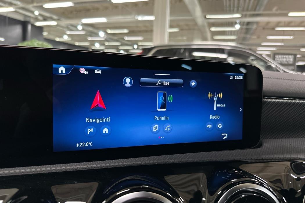 MERCEDES-BENZ CLA 2025