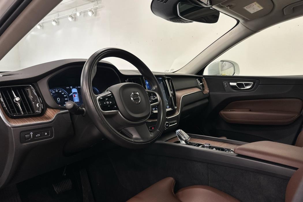 VOLVO XC60 2019