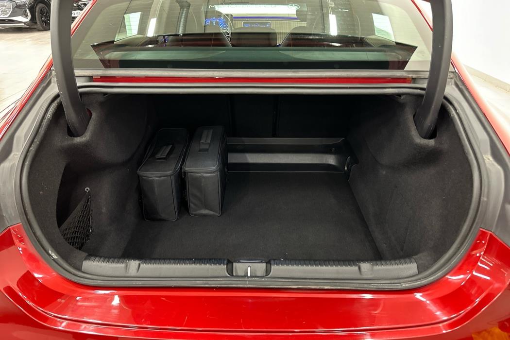 MERCEDES-BENZ EQE 2023