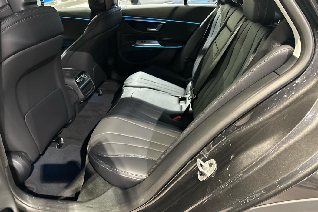 MERCEDES-BENZ E 2025