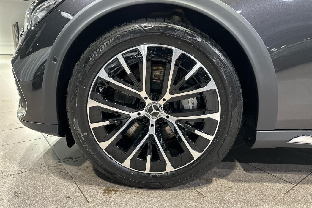 MERCEDES-BENZ E 2025