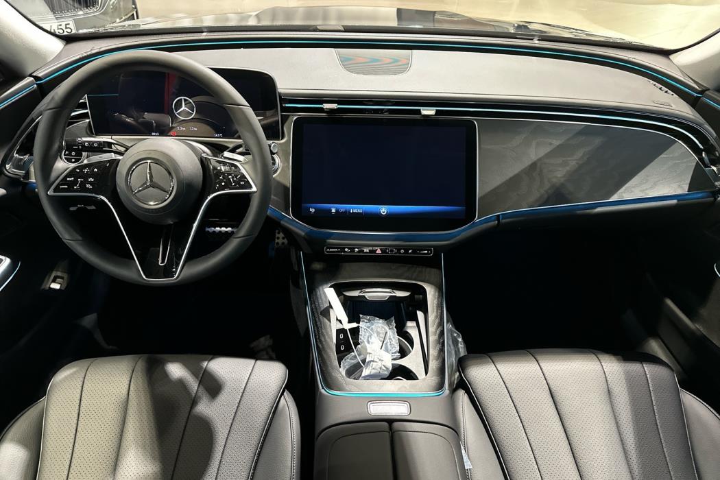 MERCEDES-BENZ E 2025
