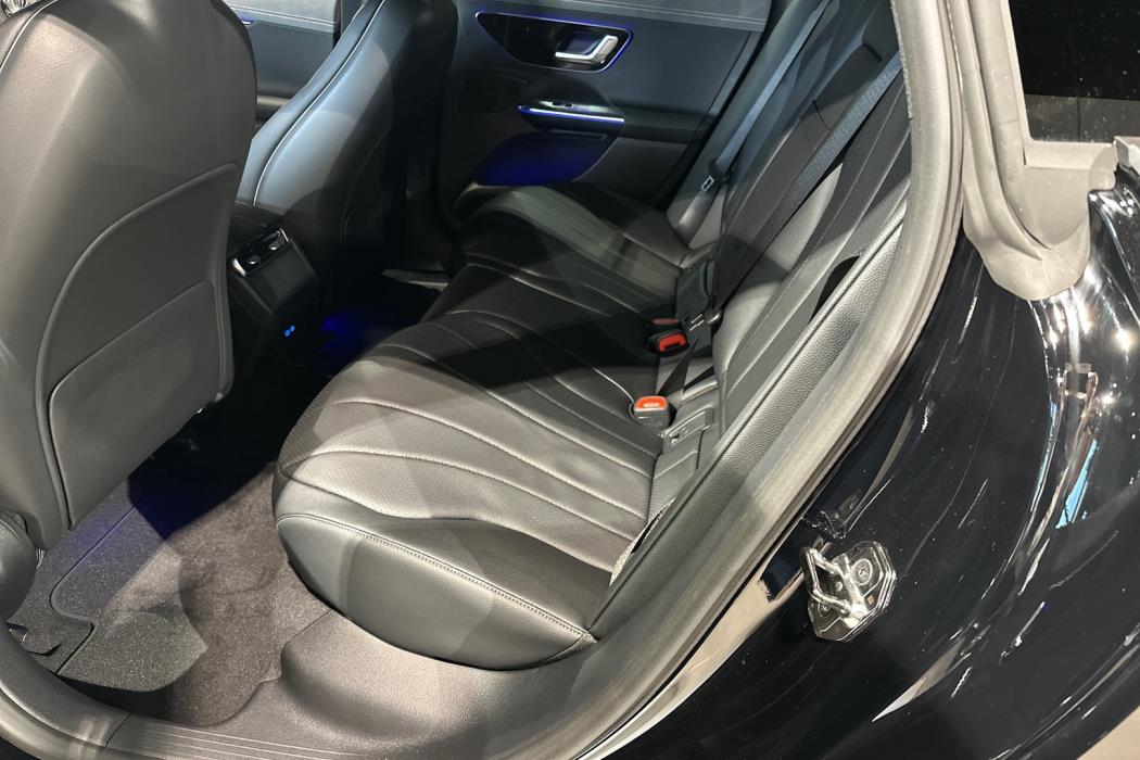 MERCEDES-BENZ EQE 2024