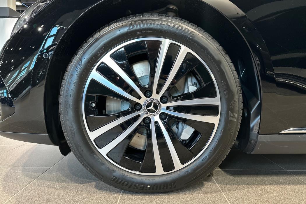 MERCEDES-BENZ EQE 2024