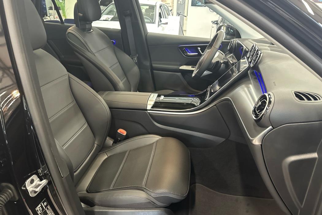 MERCEDES-BENZ GLC 2025