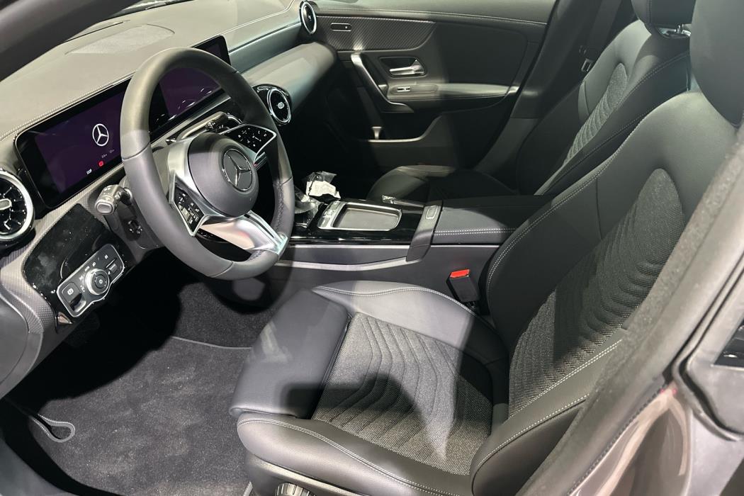 MERCEDES-BENZ CLA 2025