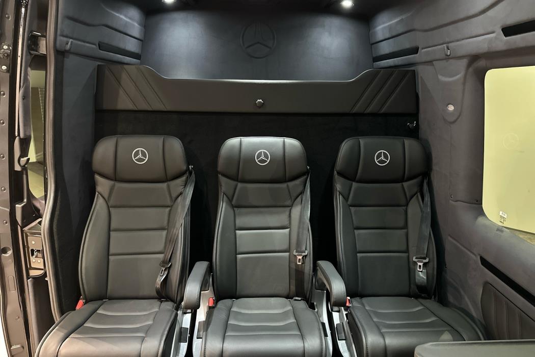 MERCEDES-BENZ Sprinter 2025