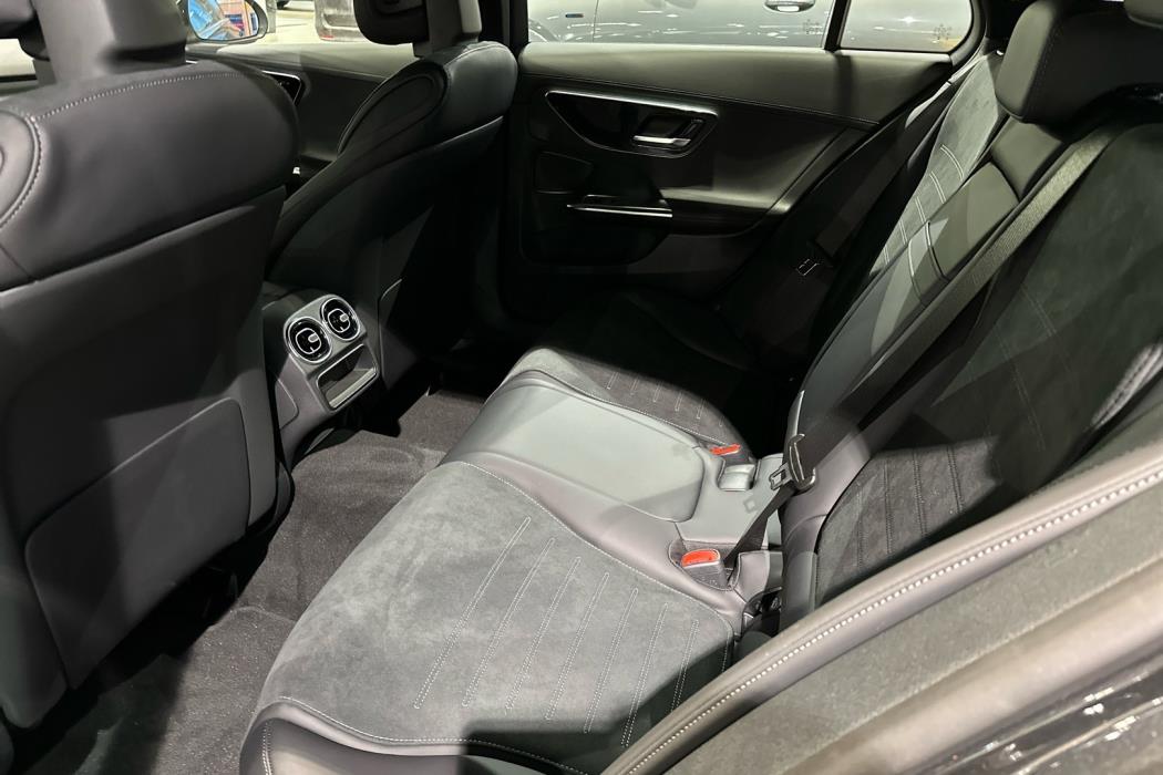 MERCEDES-BENZ C 2024