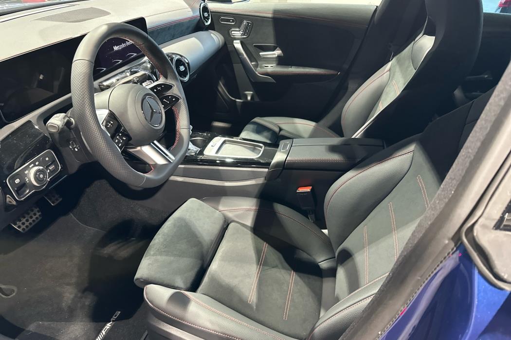 MERCEDES-BENZ CLA 2025