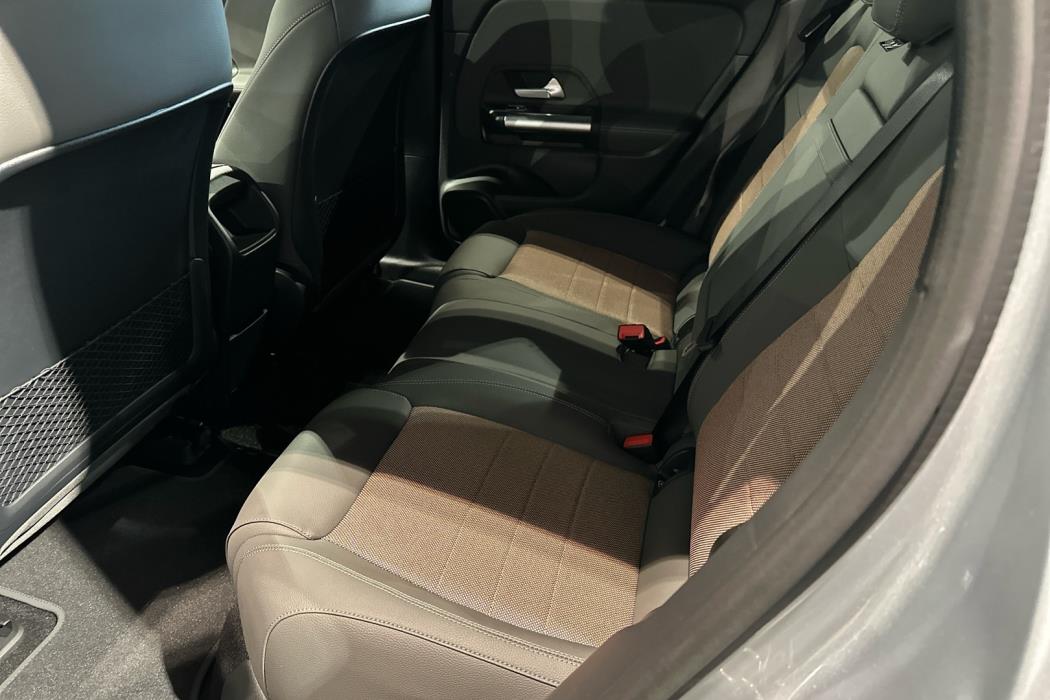 MERCEDES-BENZ EQA 2025